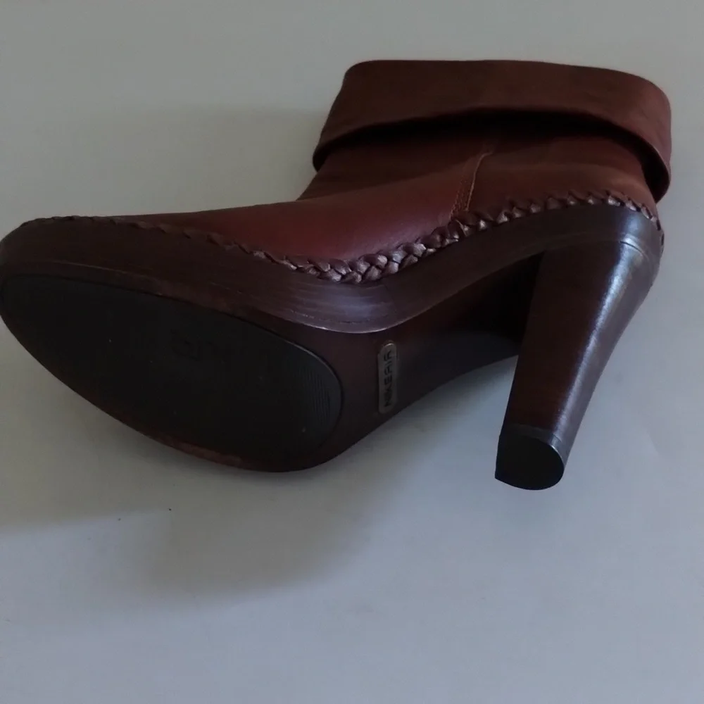 Cole Haan g series ankle booties size 8, brown, rust color - Picture 3 of 7